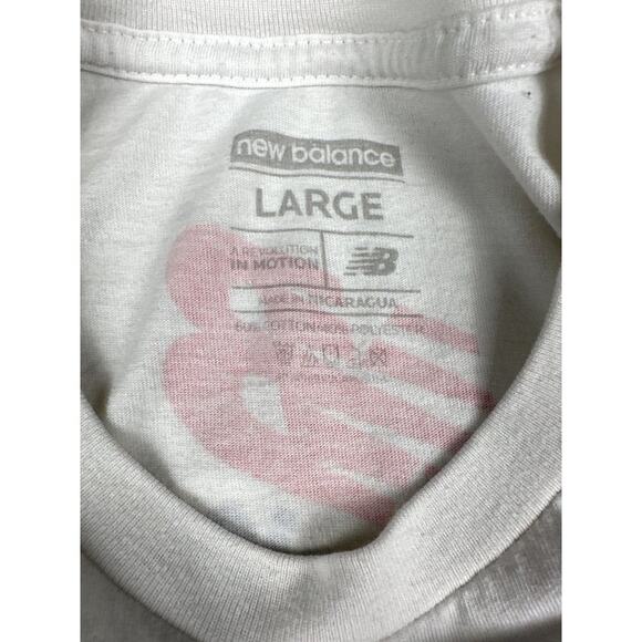 Vintage New Balance T-shirt in White Blue and Red - Picture 2 of 4